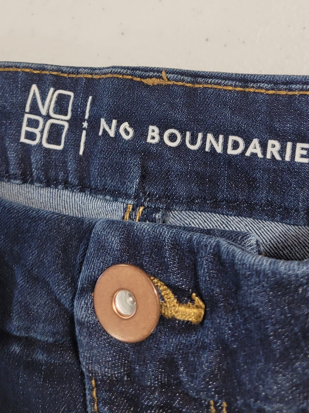 No Boundaries Dark Blue Cropped Stretch Jeans - Picture 2 of 4